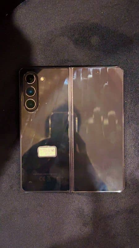 Samsung galaxy Fold 5 256gb dual sim 3