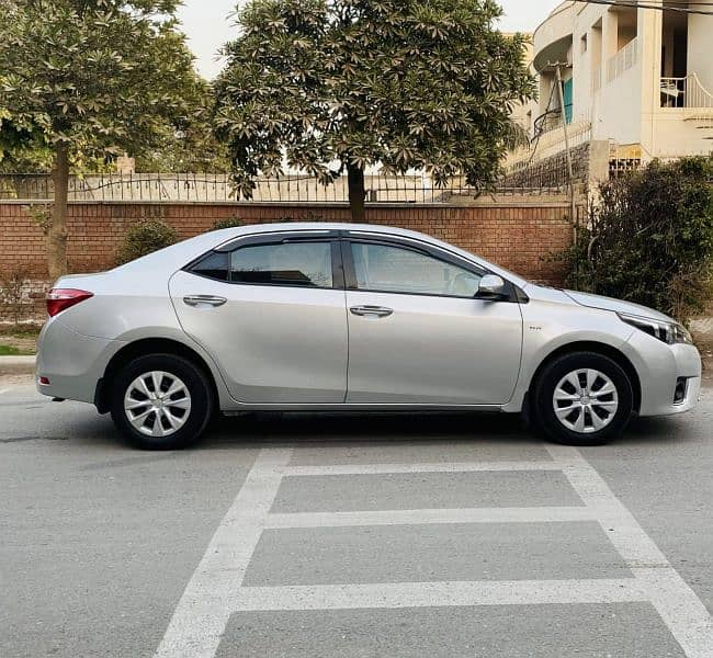 Toyota Corolla GLI 2016 brand new condition 4