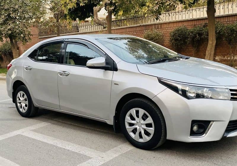 Toyota Corolla GLI 2016 brand new condition 7