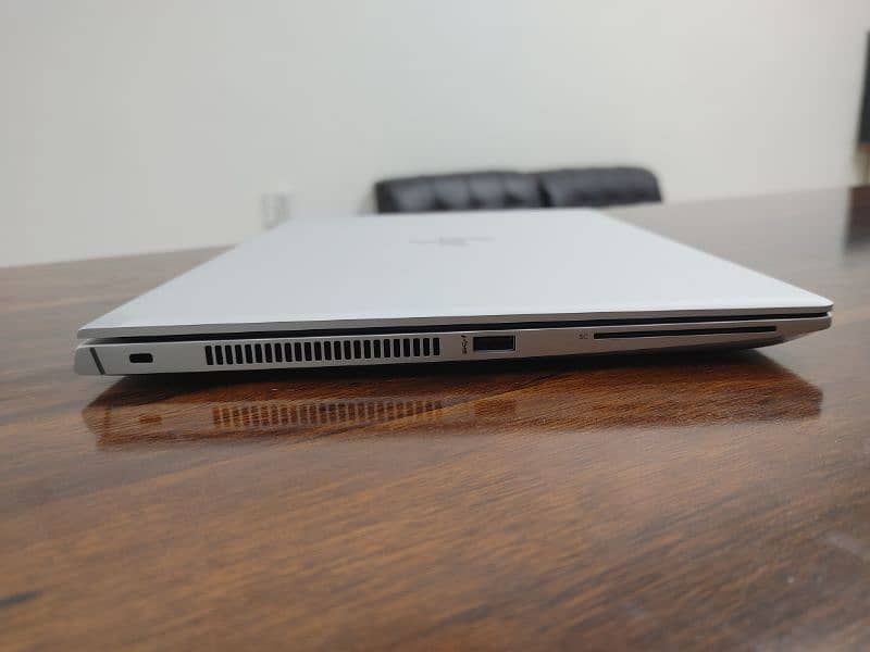 Hp elitebook 840 G6 i7 8th gen 12