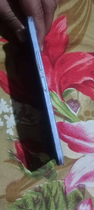 Vivo Y17s For Sale ( only charger hai sath ) 2