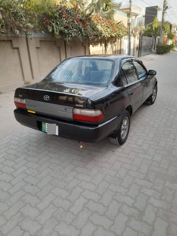 Toyota Corolla XE 1998 3