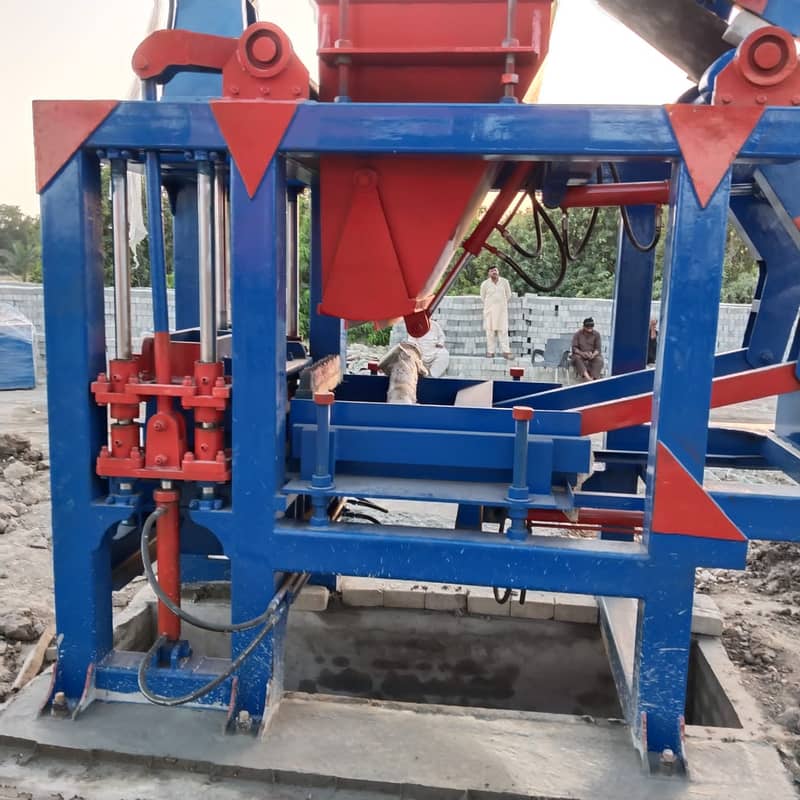 **PREMIUM CONCRETE BLOCK & PAVER BLOCK MAKING MACHINE** 9