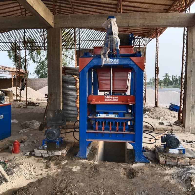 **PREMIUM CONCRETE BLOCK & PAVER BLOCK MAKING MACHINE** 15