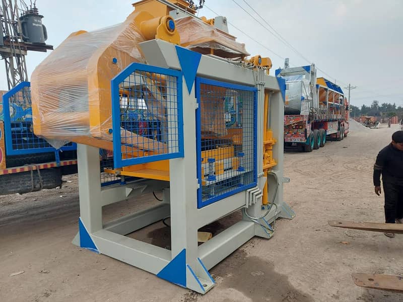 **PREMIUM CONCRETE BLOCK & PAVER BLOCK MAKING MACHINE** 17