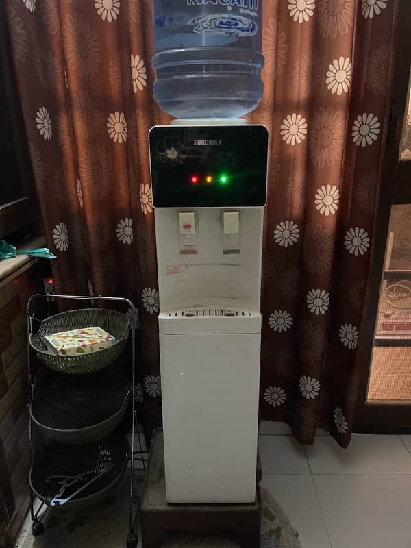 EUROMAX WATER DISPENSER 0