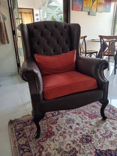 Wing chair with puffee