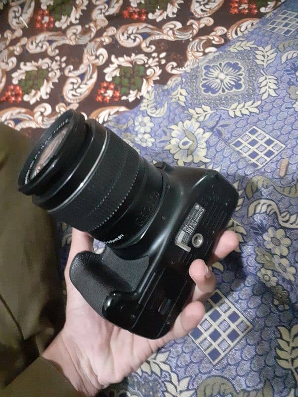 Camra DSLR Canon 1300D 0