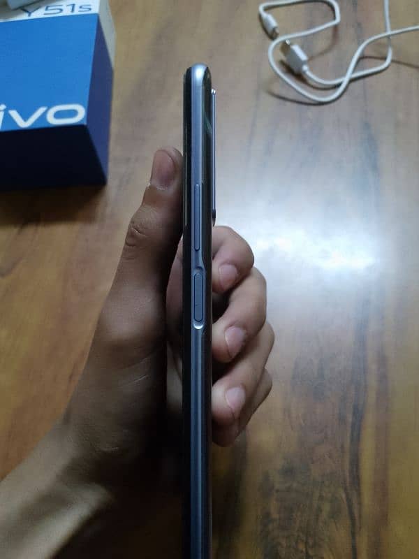 vivo y 51s 3