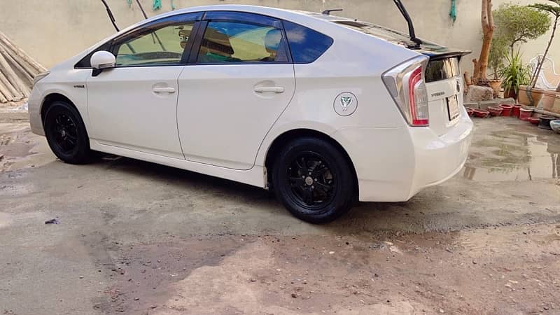 Toyota Prius 2013 1