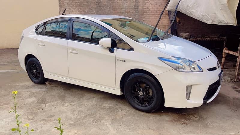 Toyota Prius 2013 3