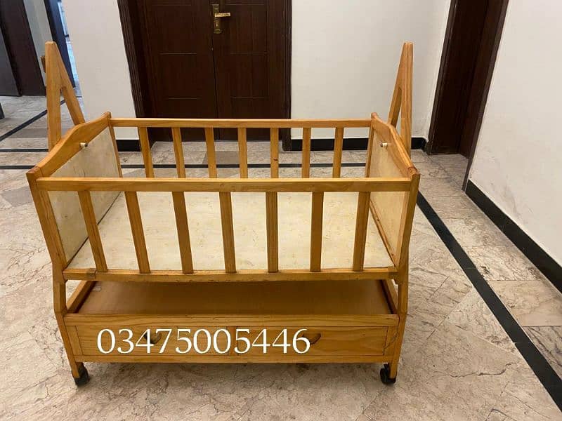 wooden baby cot 0