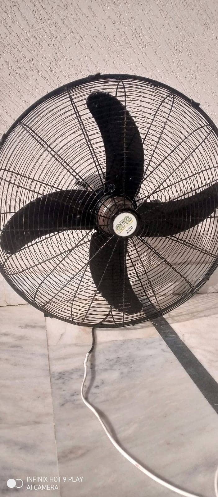 GFC Bracket Fan 24" 1