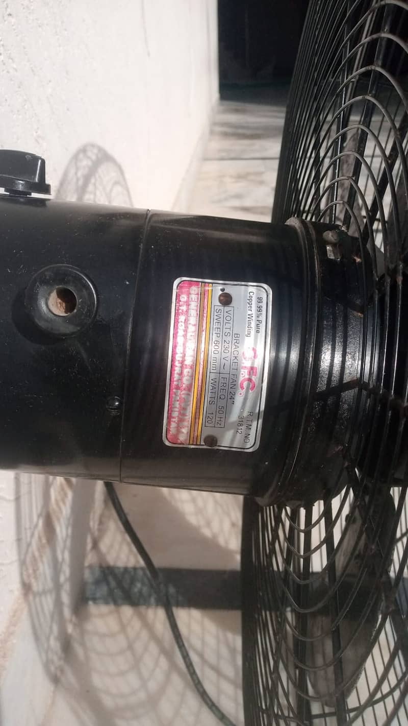 GFC Bracket Fan 24" 2