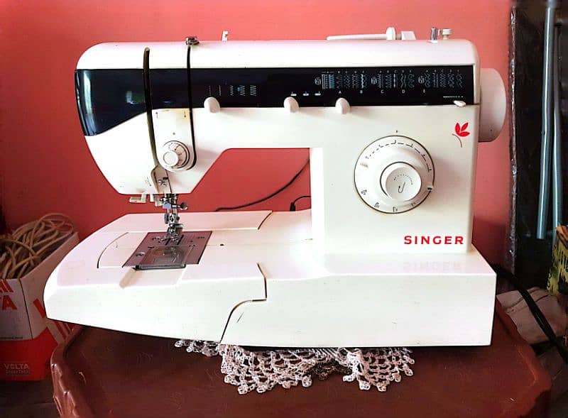 Singer Sewing Machine 0