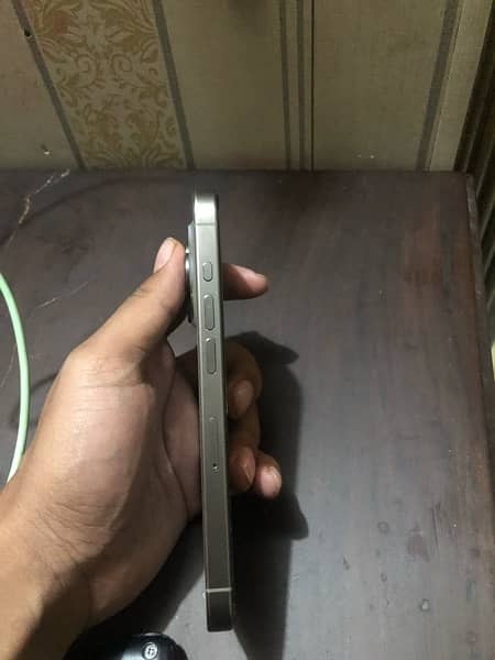 iphone 15 pro non pta 256gb with box and cable 3