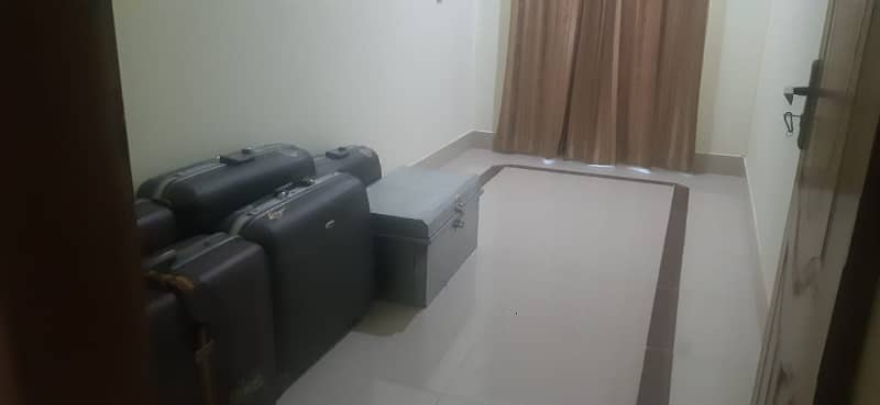 One kanal upper portion 1st floor in GECHS is available for rent. 2