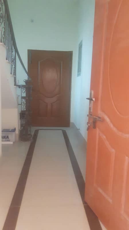 One kanal upper portion 1st floor in GECHS is available for rent. 5