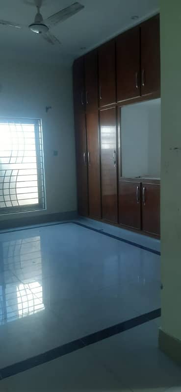 One kanal upper portion 1st floor in GECHS is available for rent. 11