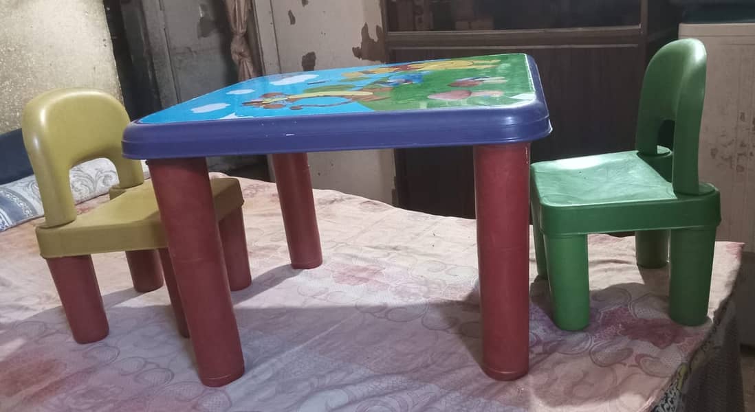 TABLE & CHAIRS FOR KIDS ONLY RS. 800/- 0