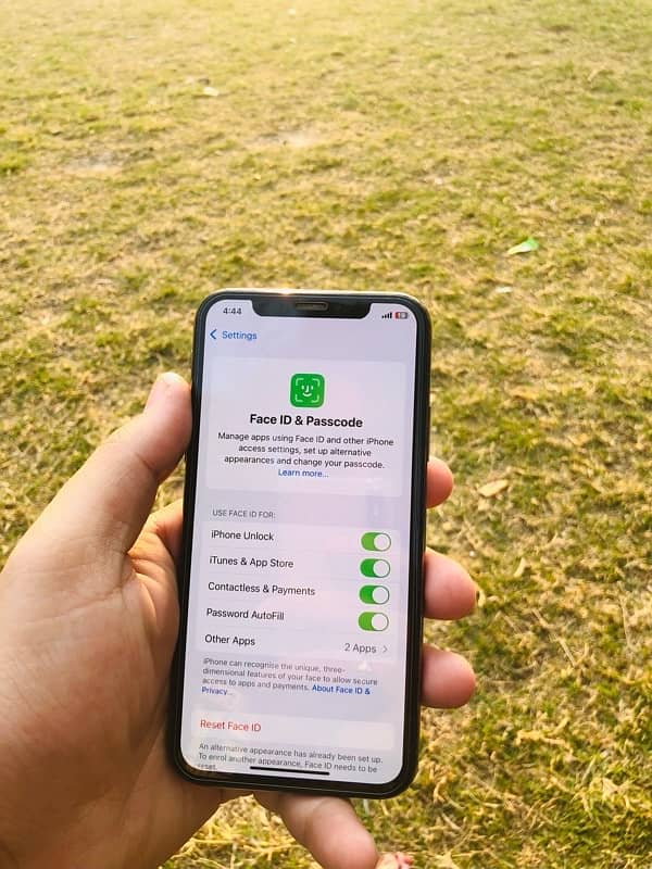 iPhone XS 64Gb Pta approved 5