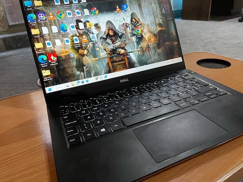 Dell Xps 13  4K  8th gen touch bezel less 0