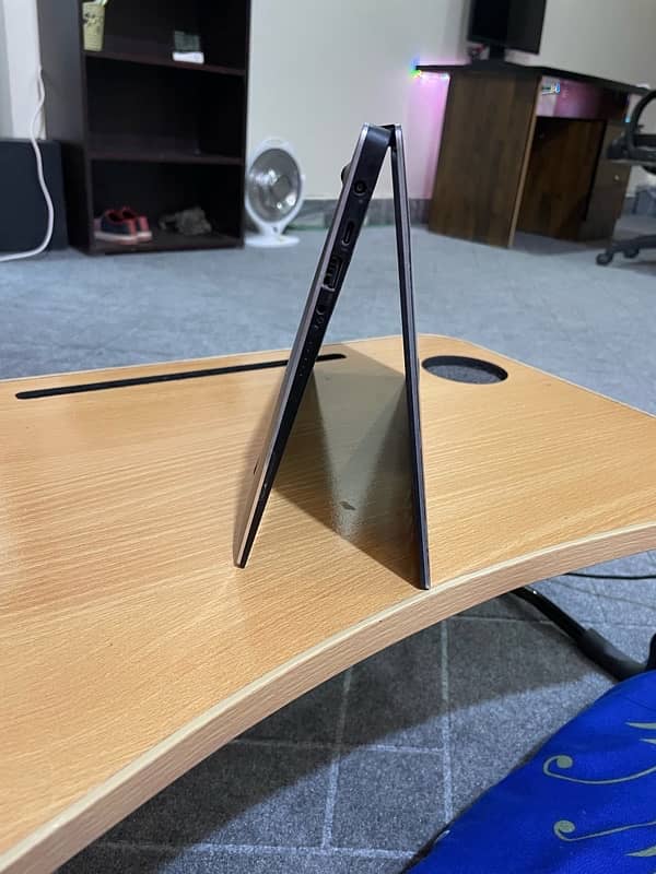 Dell Xps 13  4K  8th gen touch bezel less 6