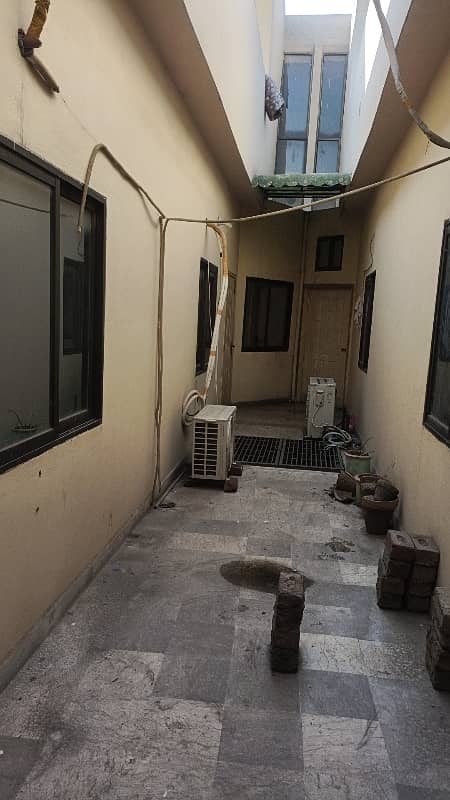 Triple Storey 2.5M House In Shalimar Calony F Block Gulshan E Ravi 12