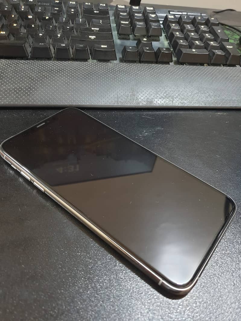 Apple iPhone 11 Pro Max 64gb FU 10/10 non pta 1