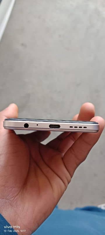 Infinix note 12 is for sale. 4