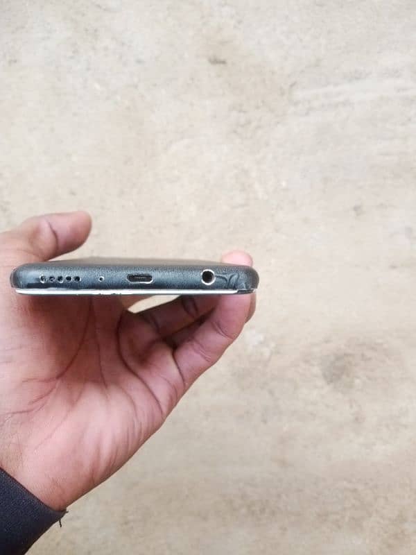 Huawei Y9 2018 3