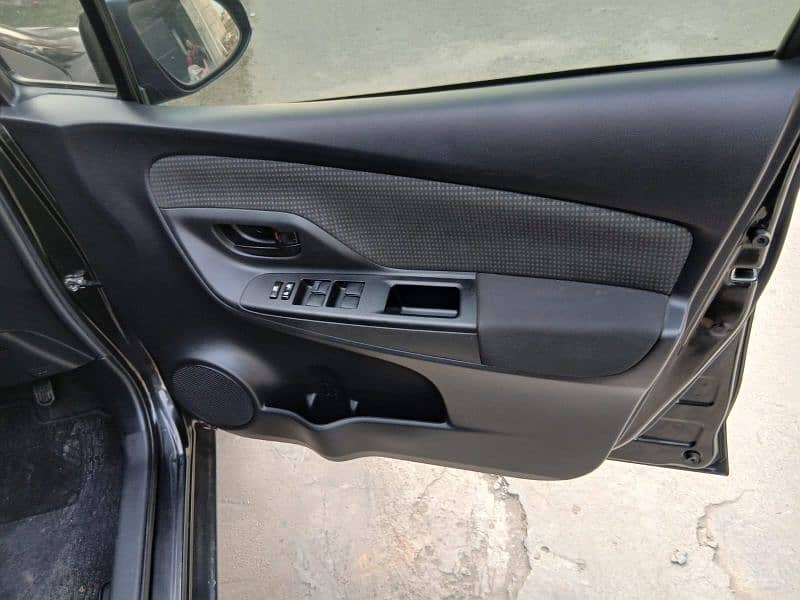 Toyota Vitz 2019 bumper to bumper  genuine verified auction sheet 8