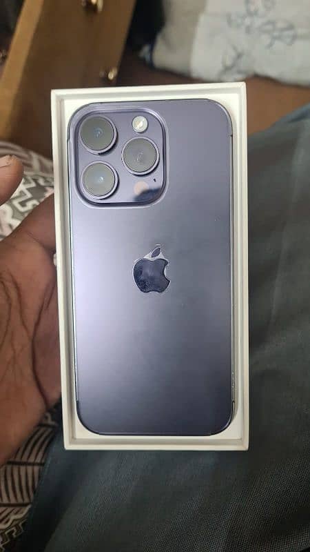 IPHONE 14 pro with box 0