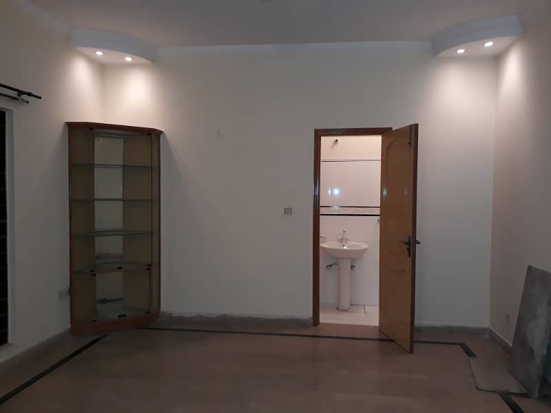 DHA 1 Kanal Ideal Upper Portion With Separate Gate For Rent For Rent In Phase 3 1