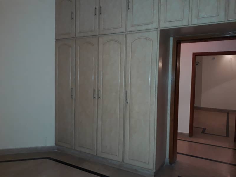 DHA 1 Kanal Ideal Upper Portion With Separate Gate For Rent For Rent In Phase 3 5