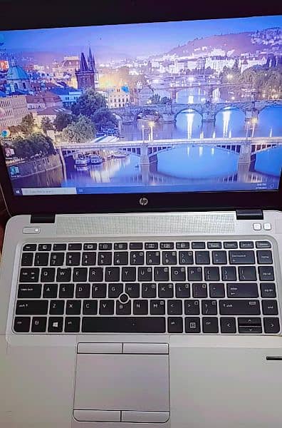 Hp laptop 7th generation Silver 8