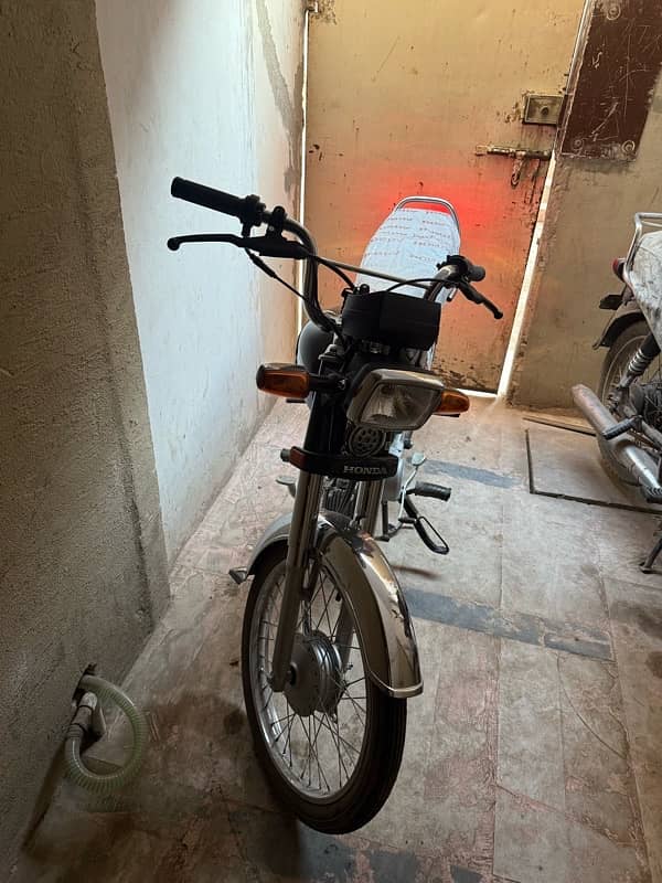 new zero meter bike hain3 service  be hain golden number hain 1