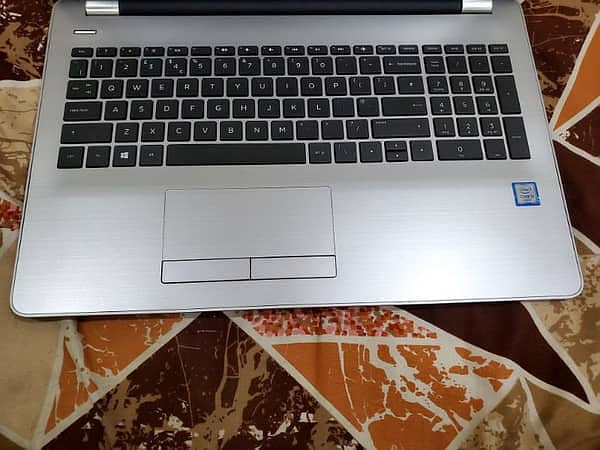 HP core i3 6th gen 8