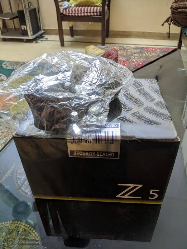 I am selling z5 box pack 1