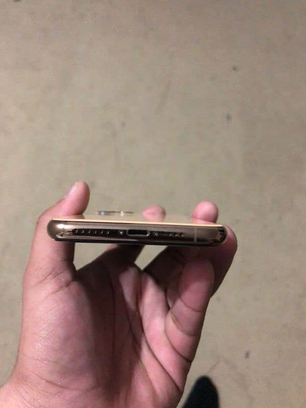 iPhone 11 pro factory waterpack 1