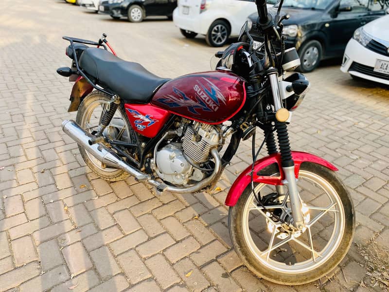 Suzuki GS 150 SE 2022 1