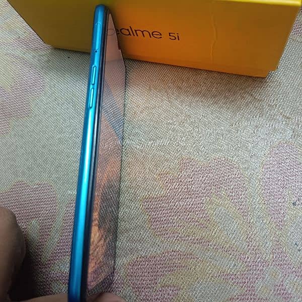 Realme 5i 4/64 1