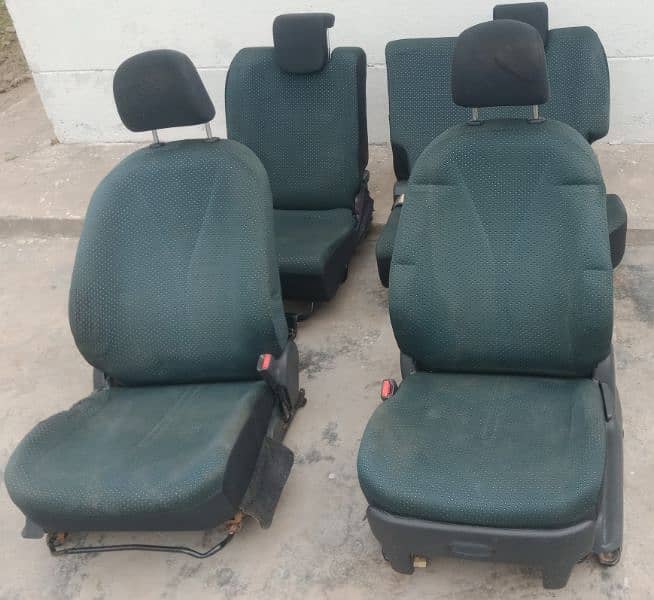 vitz seats orignal japani complete set Rs 35000 0