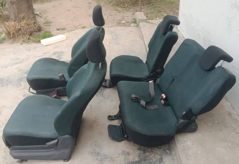 vitz seats orignal japani complete set Rs 35000 1