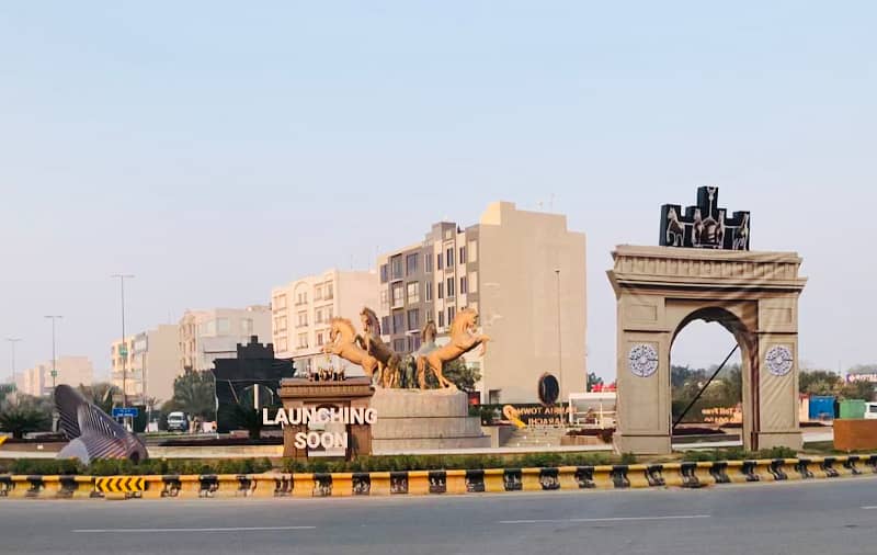 10 Marla Corner Plot In Bahria Town Lahore 1