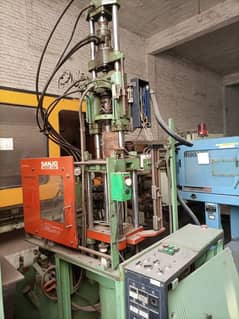 Nigata CND 30 Ton Vertical Injection Moulding