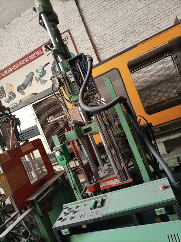 Nigata CND 30 Ton Vertical Injection Moulding 2