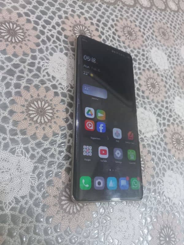 Infinix Note 40 pro 4