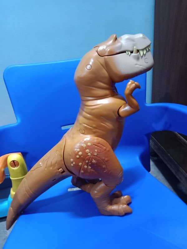 dinosaur toy 0