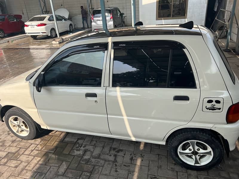 Daihatsu Cuore 2003 4